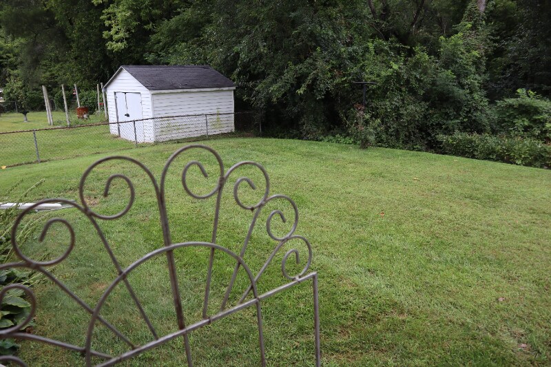 Building Photo - 275 Viking Dr