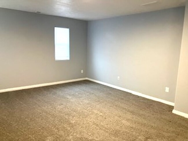 Building Photo - ***Spacious DREAM HOME w/Fresh Paint New A...