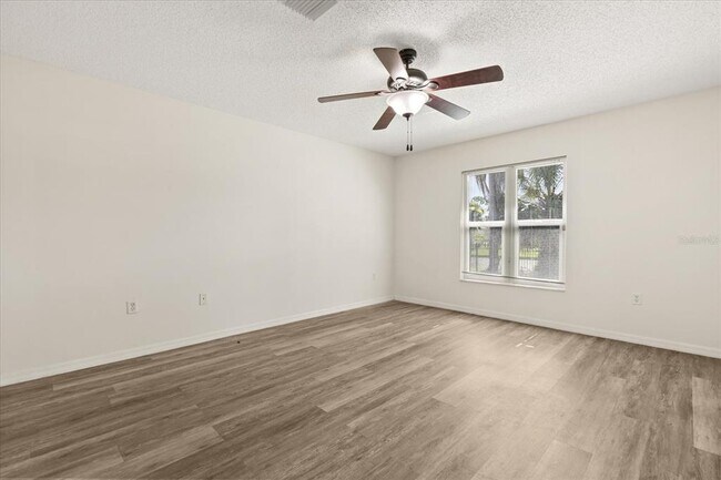 Building Photo - 410 Central Mariners Dr