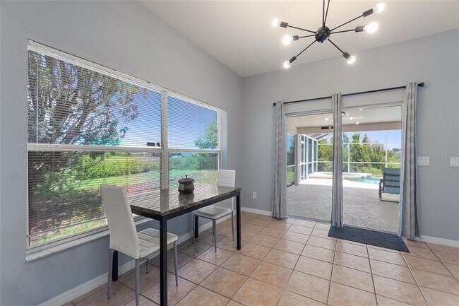 Building Photo - 546 Windsor Pl