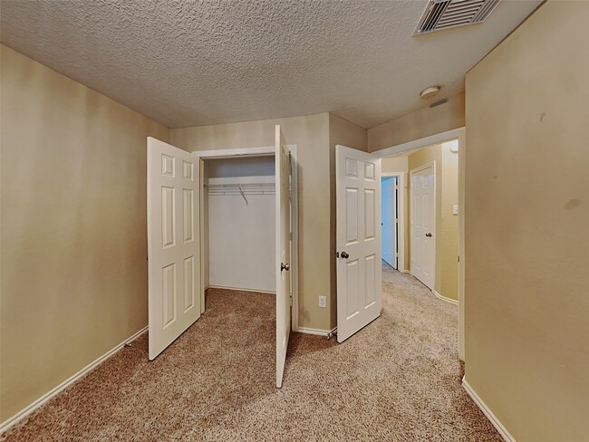 Building Photo - 9215 Birch Springs Dr