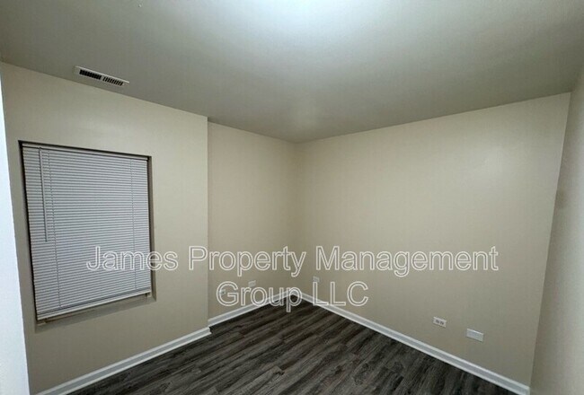 Building Photo - 1129 S Troy St