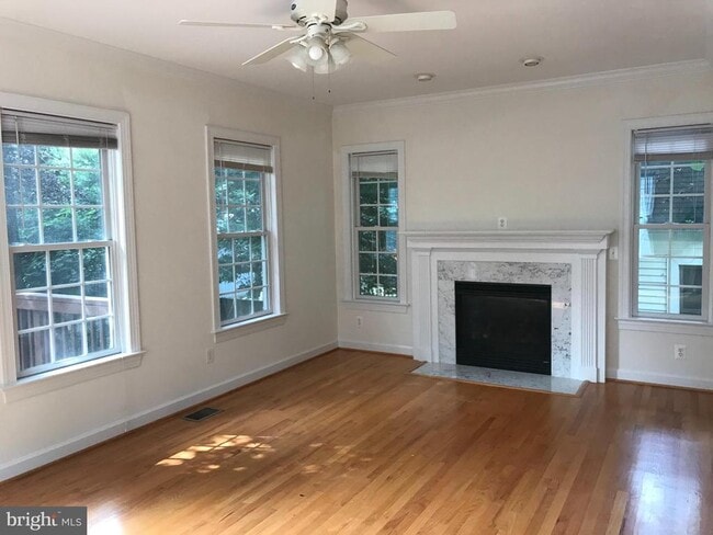 Building Photo - 5654 8th Rd N