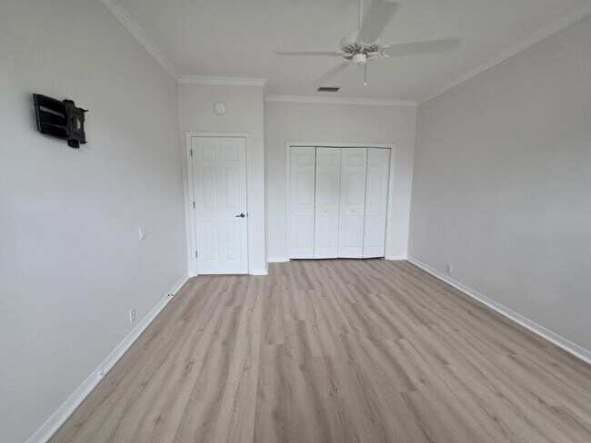 Building Photo - 4492 Golf Club Ln