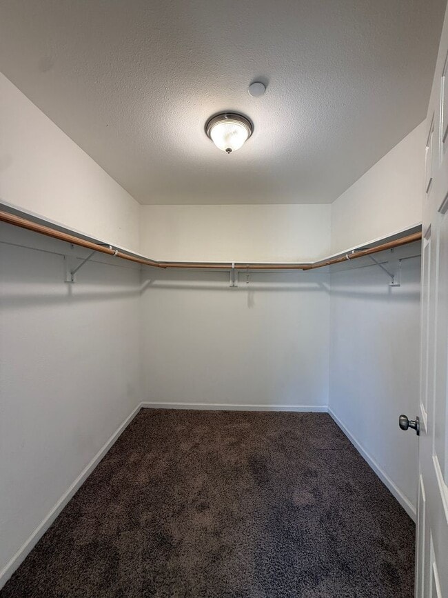 Building Photo - Centrally Located Large Two Story Home on ...