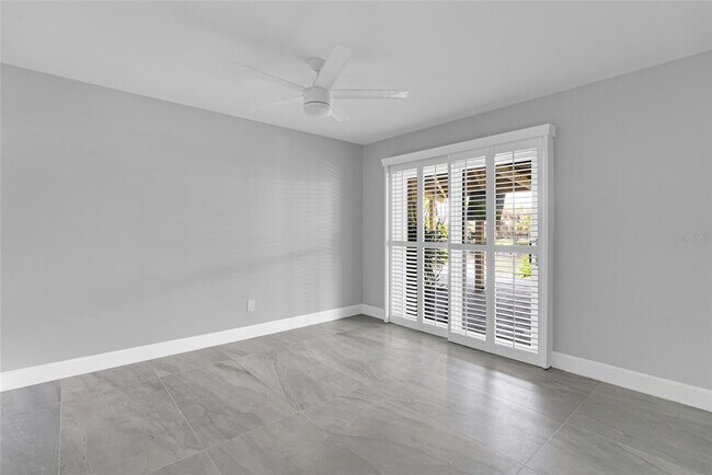Building Photo - 3944 Doral Dr