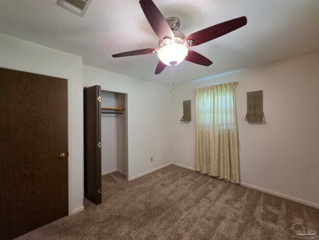 Building Photo - 5505 Fairview Dr