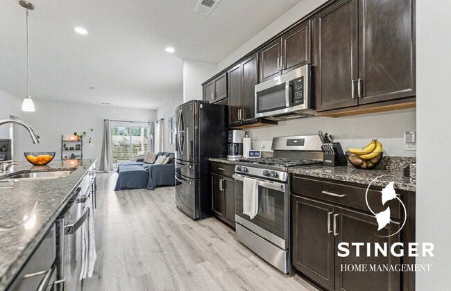 Building Photo - 198 Great Bend Dr