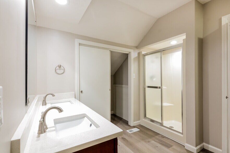 Building Photo - 7419 Cherryhill Dr