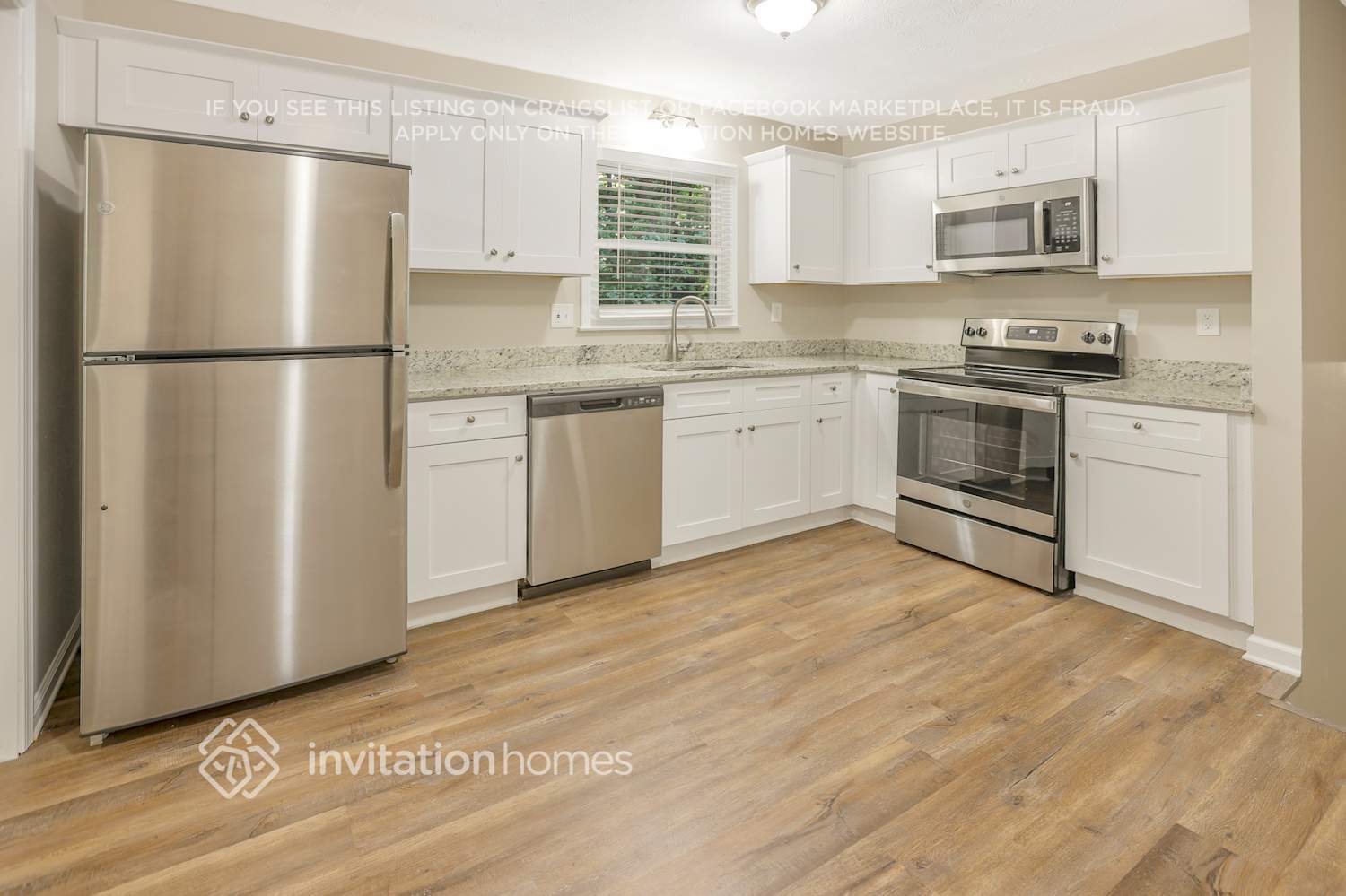 Building Photo - 3857 Pointe Bleue Dr