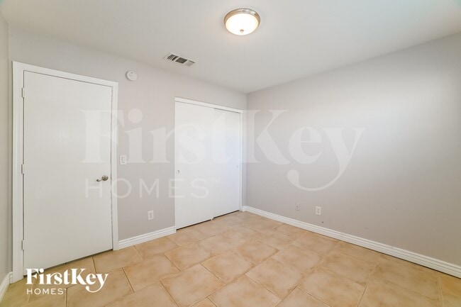 Building Photo - 4367 E Campo Bello Dr