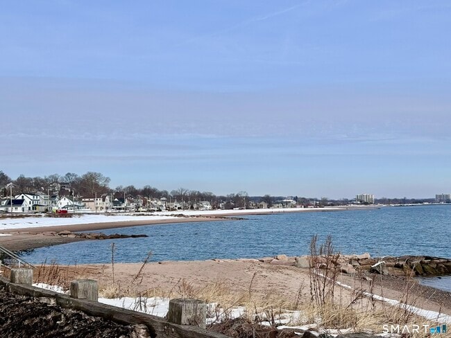 Building Photo - 160 Aimes Dr