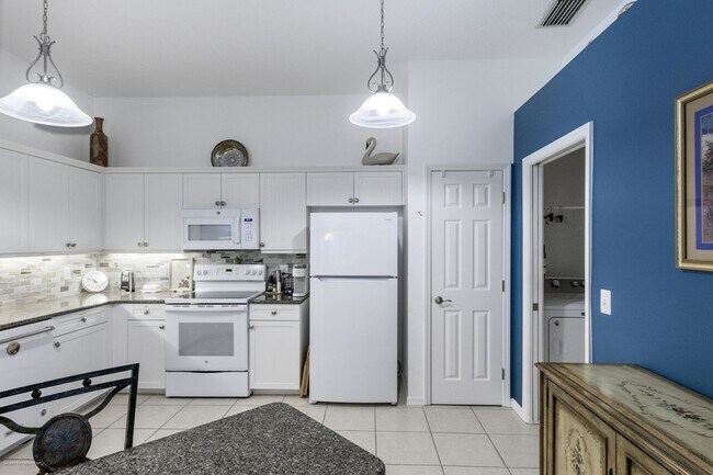 Building Photo - Turnkey Furnished Seasonal Rental – 2 Bedroom, 2 Bath in Burnt Store Marina