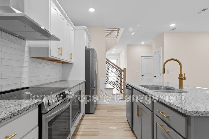 Building Photo - 436 Wayne Ave