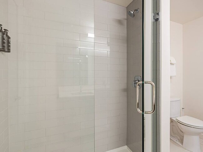 Building Photo - 1550 NW Naito Pkwy