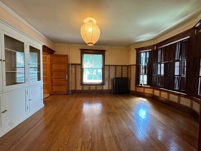 Building Photo - 431 N Cherry St
