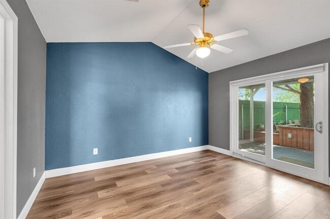 Building Photo - 112 Prairie Springs Loop