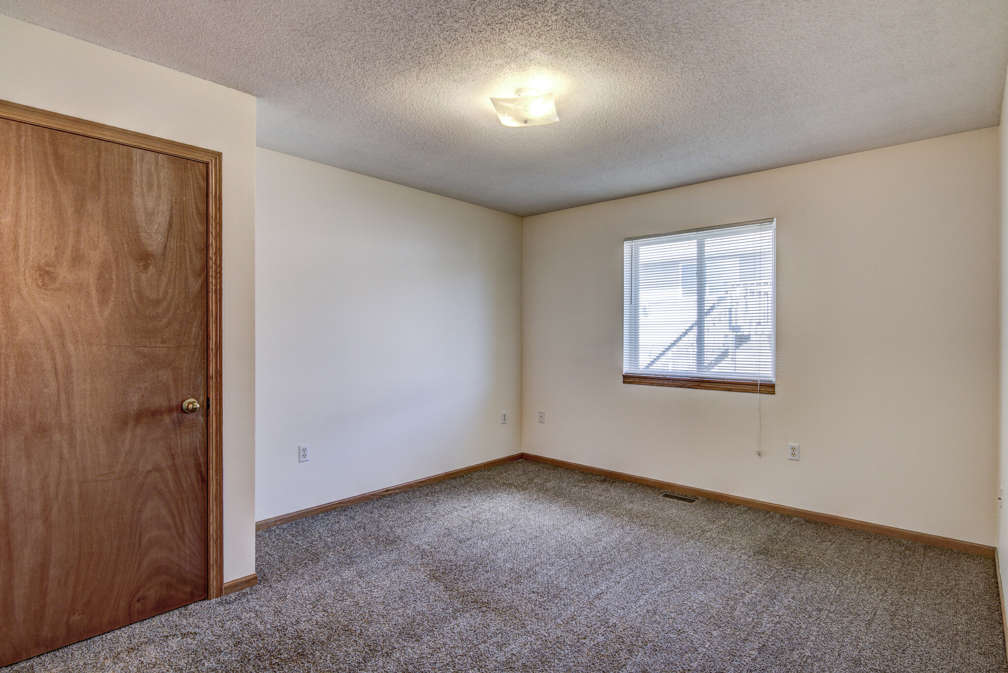 Building Photo - 1130 Weatherridge Rd