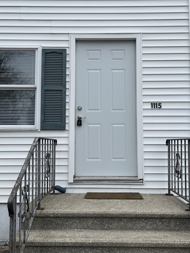 Primary Photo - 1115 S Spring St