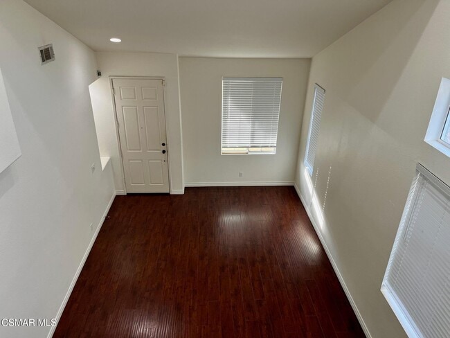 Building Photo - 658 Avenida Magdalena