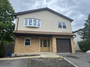 Building Photo - 8 Deans Ln