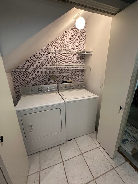 Building Photo - 918 Ruthven St