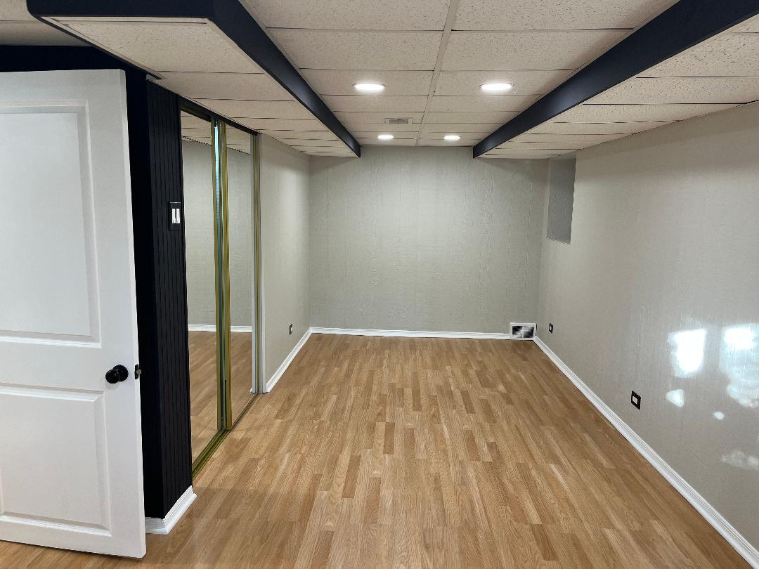 Building Photo - 4523 N Keokuk Ave