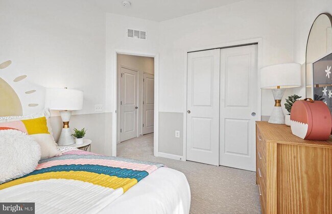 Building Photo - 14400 Leafhopper Dr