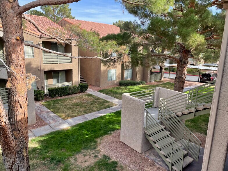 Building Photo - 2111 Sealion Dr