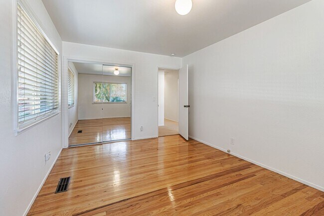 Building Photo - Spacious Saratoga Home with Great Outdoor ...