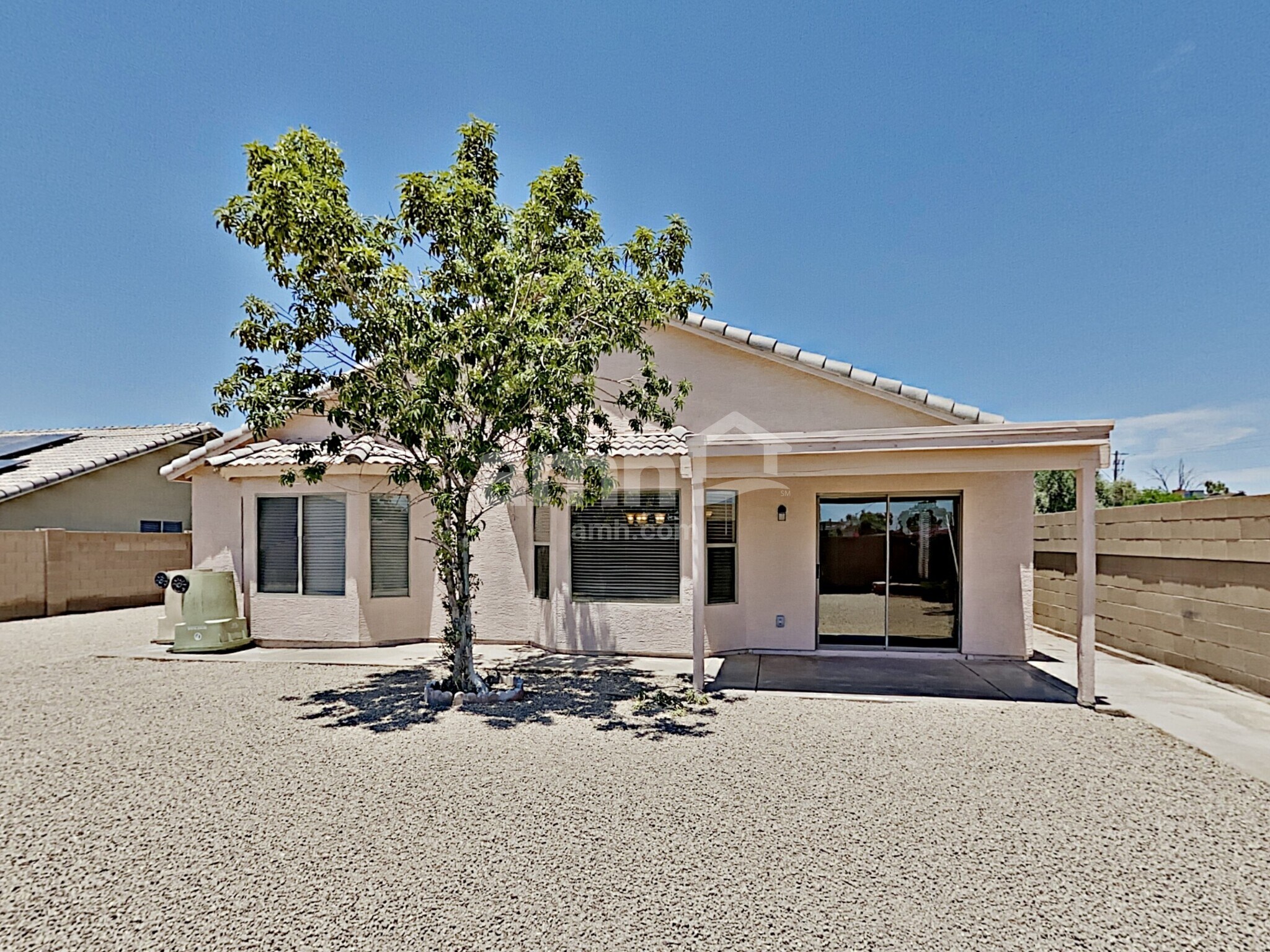 Building Photo - 7547 W Vermont Ave