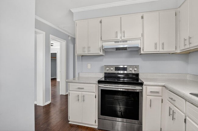 Building Photo - 539 NW 8th Ave