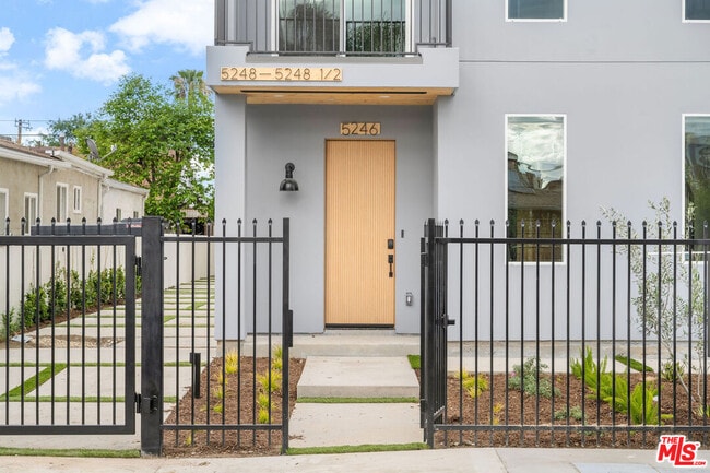 Building Photo - 5246 Auckland Ave