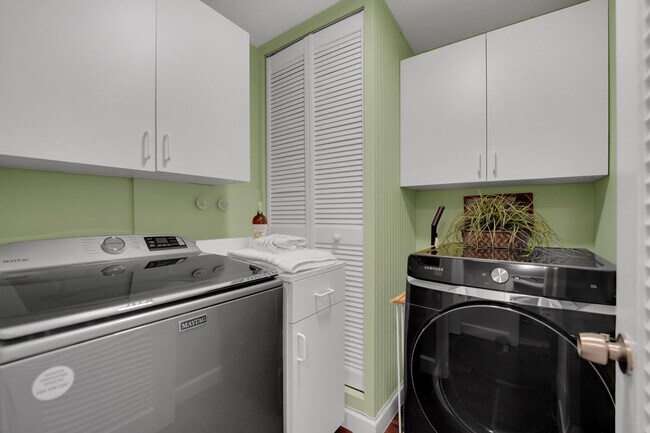 Building Photo - 2103 S Ocean Blvd