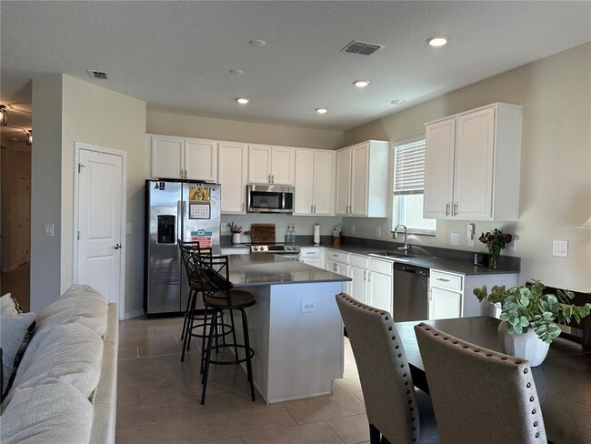 Building Photo - 751 Staffora St