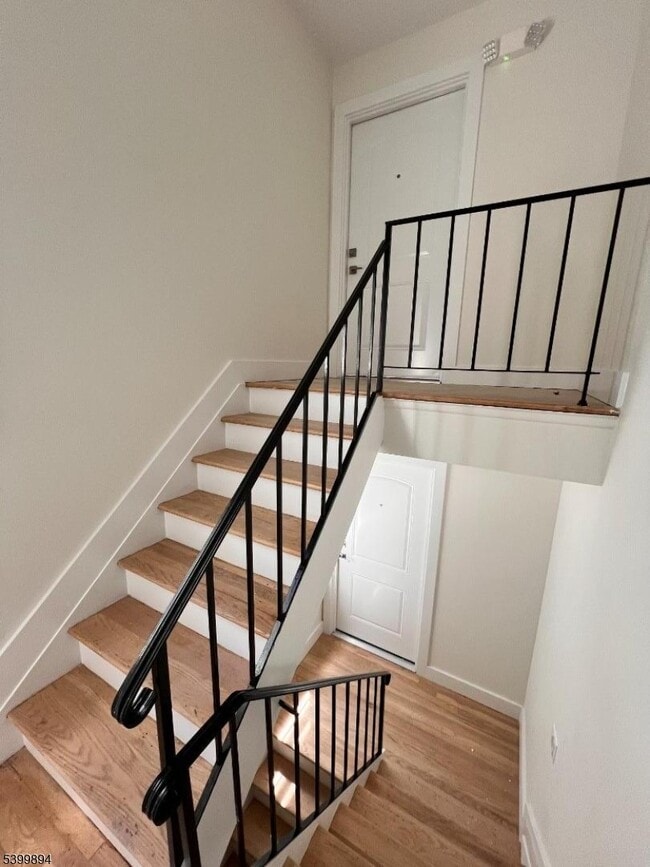 Building Photo - 72 69th St