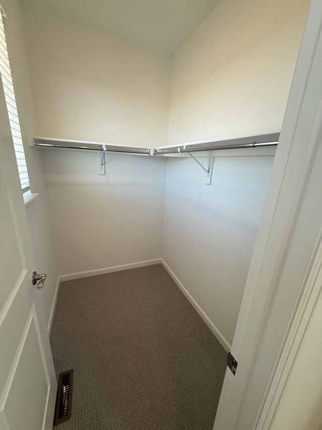 Building Photo - BRAND NEW 3 bedroom townhome in Castle Pines!