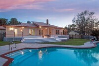 Building Photo - 255 Ridge Lake Rd