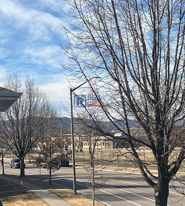 Building Photo - 2302 Owens Ave