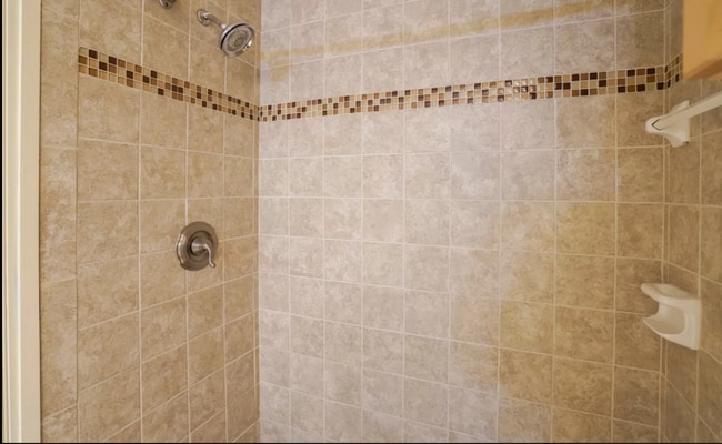 Building Photo - 3 Bedroom, 2 Bathroom Condo in Downtown!