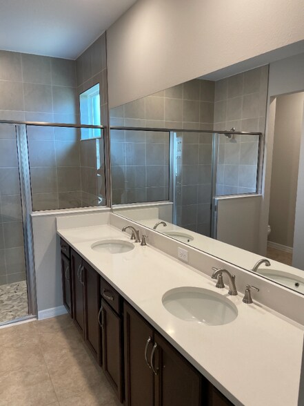 Building Photo - 7214 SW 57th St