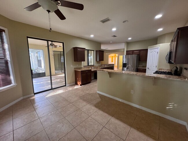 Building Photo - Luxury Living in SummerGlen – Updated 3-Be...