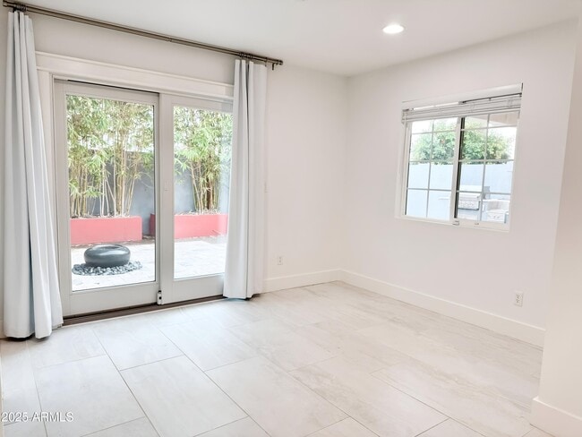 Building Photo - 6953 E Lafayette Blvd