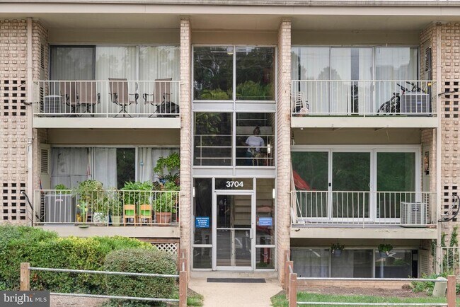 Building Photo - 3704 N Rosser St