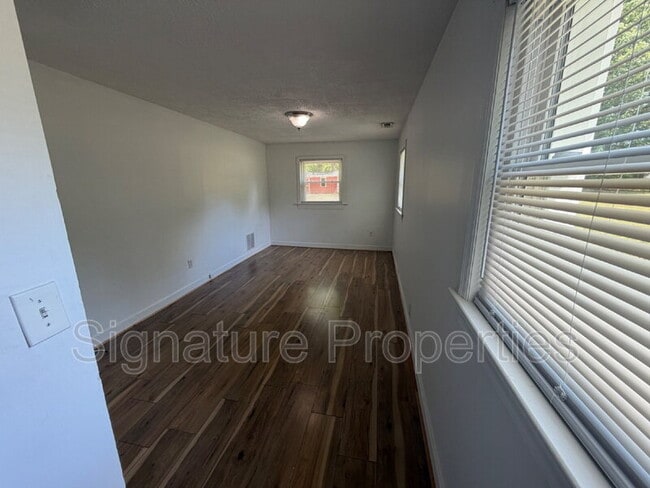 Building Photo - 2262 Mill Rd