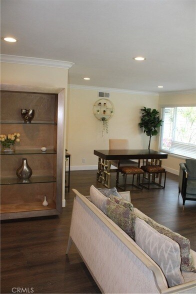 Building Photo - 761 W Country Hills Dr