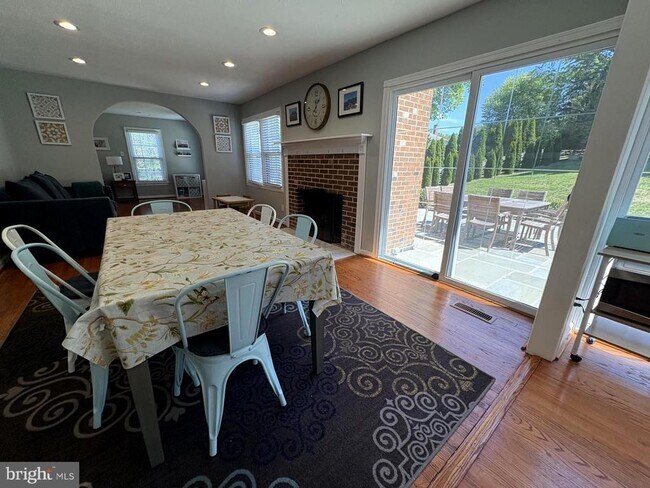Building Photo - 9926 Tartan Ct