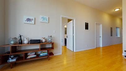 Building Photo - Studio Co-Living Opportunity in the Sunset...