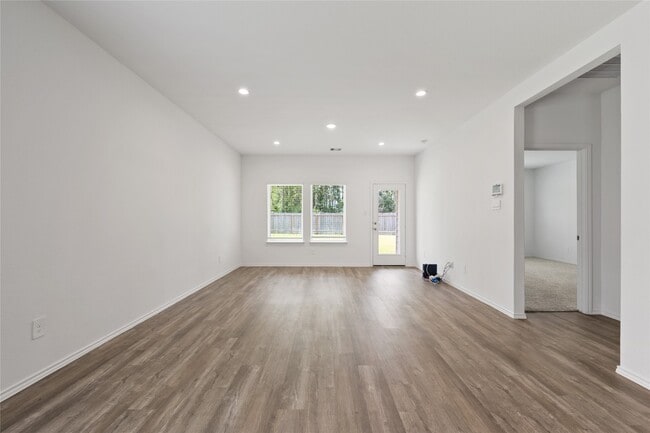 Building Photo - 5210 Twin Acorn Ct