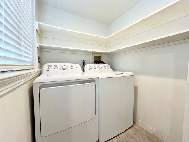 Building Photo - Stylishly Updated 2-Bed, 2-Bath Home - Private Garage